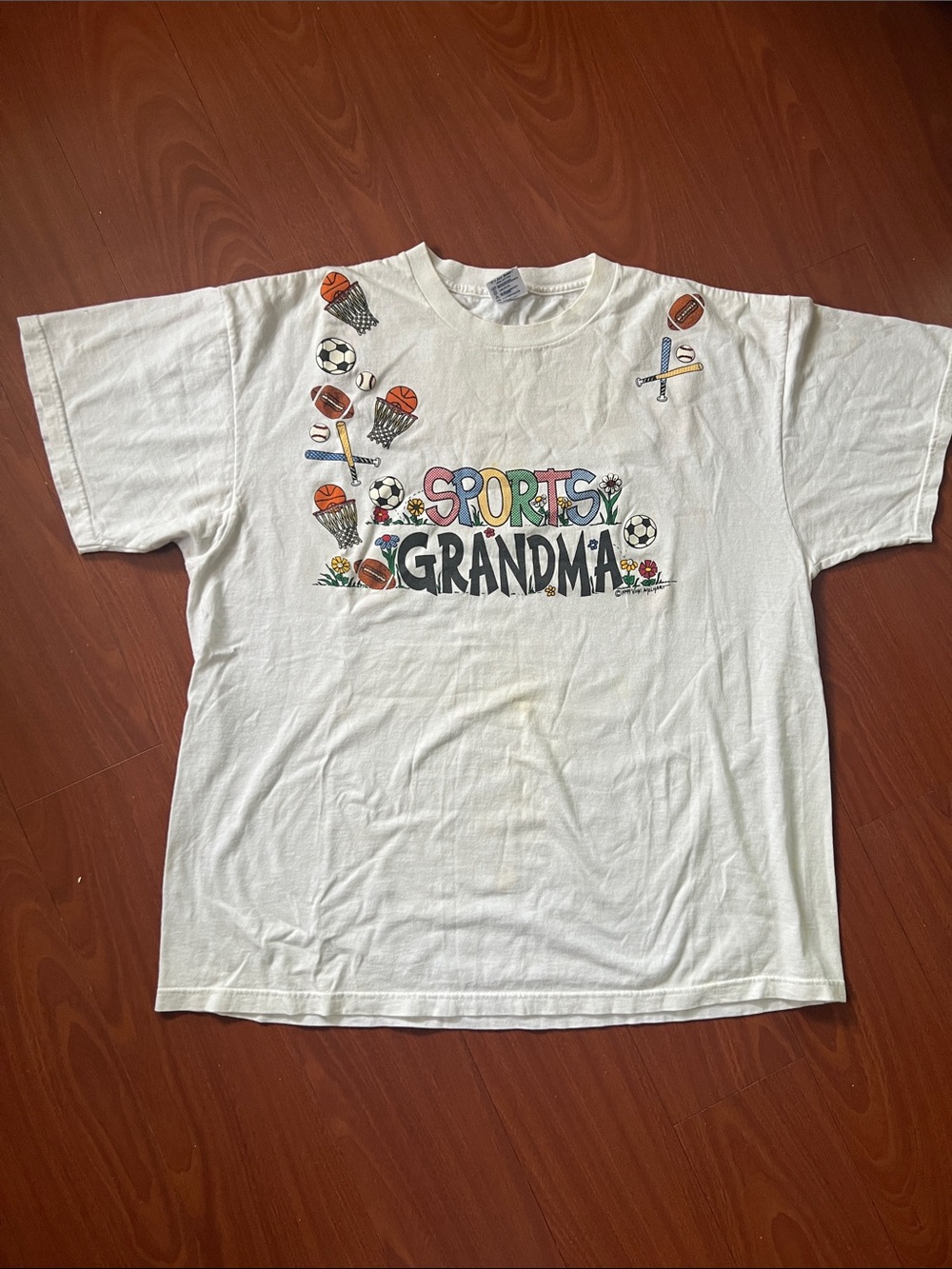 Delta White women’s Short-Sleeve 'Sports Grandma' Graphic Tee AOP size L vintage